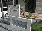 色調に合わせた門柱 | 京阪グリーン |... 奥行きを出すシンプル門柱