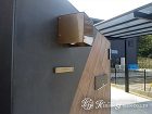 異素材タイルを組み合わせたおしゃれな門柱... 異素材タイルを組み合わせたおしゃれな門柱...