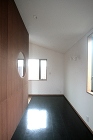 杉並の家（?） | 中川龍吾建築設計事務... https://www.atelier-n.com/wp/wp-content/uploads/2023/07/izm-2fchd02-web.jpg
