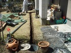 館林市W様邸|ウッドデッキを軸に家族を繋... 水道配管の掘削