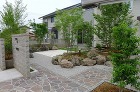 佐野市T様邸|六方石を寝かせ、ジャワ鉄平...