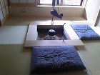 邸内の囲炉裏