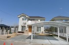 千代田町S様邸|白亜の邸宅を彩る「緑とレ...