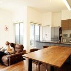 2階リビングで家族が一緒にいられる空間が... /photo/gallery/6/ga66_slide_s_1.jpg