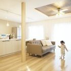 おしゃれキッチンの横に大きな鏡の洗面スペ... /photo/gallery/7/ga77_slide_s_4.jpg