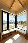 １８坪の小さな住まい | サトウ工務店 https://www.sato-home.co.jp/wp-content/uploads/2023/11/SHOY3928.jpg