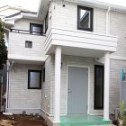 施工事例 - 高気密高断熱と蓄熱式床暖房... https://www.welldone.jp/wp-content/uploads/2025/11/IMG_22231-822x966-1-480x480.jpg