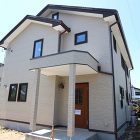 施工事例 - 高気密高断熱と蓄熱式床暖房... https://www.welldone.jp/wp-content/uploads/2025/11/IMG_2498-822x547-1-480x480.jpg