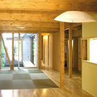 細長敷地の二世帯住宅