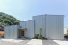 WORKS | 環境建築計画 | 和歌山... https://www.ieakkk.com/wp-content/uploads/2021/11/house_in_mikazura_001-600x400.jpg