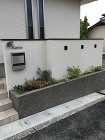 シンプルな壁もアクセントを加えてお洒落に...