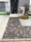緑化スリットがポイントのアプローチ　広島...