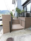 昇り降りしやすい階段でモダンな玄関周りに...