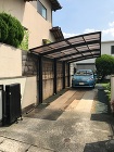 外壁に合わせたカラーで統一感のある門回り...