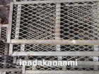 建築現場　足場用エキスパンドメタル踏板