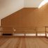 住戸（最上階ロフト）<br />
４帖半のロフト。床には杉板集成材を採用。