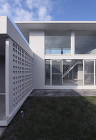 山本雅紹建築設計事務所 | 光のコートハ... works/haebarunoie2/images/03.jpg