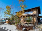 薪ストーブで暖かく杜に暮らす家｜エコ建築... 自然素材庭