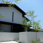 モダンな雑木の庭|モノトーンな色合いのシ... 積水ハウス ビサイエ 外構