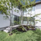 高原イメージ雑木の庭｜三和木新築外構里山... 囲まれた坪庭
