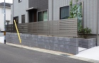 白の塗り壁があるグレートーンなエクステリ...