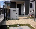狭小地ながらガーデニングが楽しめる小さな... 門まわり