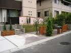 親しみやすいオープンなエクステリアガーデ...