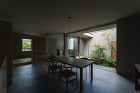 高岡の家 | 深山知子一級建築士事務所・... http://fukayama-architects.jp/wp-content/uploads/2025/01/4-House-in-Takaoka-_H0A1917-1200x800-1.jpg