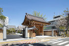 霊巌寺山門