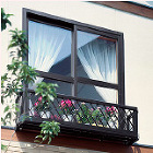 春のヒント「窓辺花壇のすすめ」 | 窓辺... フラワーボックス 3FB