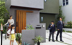 玄関ドアの教科書 consumer/satellite/products/articles/door_textbook/asset/image/barrier-free/barrier-free_main_001.jpg