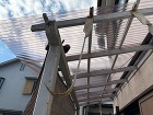 斑鳩町にて劣化した割れ波板の交換工事！テラス！ポリカ２０年の耐久性！？