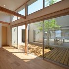 大きな中庭のある家 | TEKTON｜テ... https://tekton-arch.com/wp-content/uploads/ak/DSC_7093-300x300.jpg