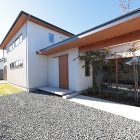 Uti庭の家 | TEKTON｜テクトン... https://tekton-arch.com/wp-content/uploads/image/1QLS0046-300x300.jpg