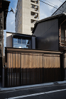 works:岩上通りの住宅 /image/works/041%20kmr/kmr01.jpg
