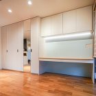 壁面収納の施工事例一覧│オーダー家具専門... https://joy-craft.co.jp/wp-content/uploads/2024/09/2-700x700.jpg