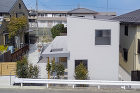 美崎町の家｜滋賀県の建築設計事務所・建築... https://alts-design.com/cms_wp/wp-content/uploads/2022/03/misakihouse-8-scaled.jpg