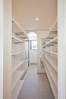 HFK House - アルテクト デザ... https://image.jimcdn.com/app/cms/image/transf/none/path/s09325c6fc15cc1eb/image/i1dbee9d82fe1e963/version/1517709404/image.jpg