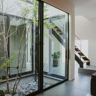 中庭のある家 | 建築家 川勝崇道による... https://t-kawakatsu.jp/images/2023/02/279A9432-500x500.jpg