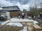 お庭のりふぉーむでもあるのでGLの複雑な敷地ですがタイルポーチタイルデッキは大判タイルですっきりと広々と仕上がりました。ベンチになる部分もあって活用いただけるように設計しています。