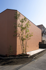 中庭を愛でるガレージハウス | Work... https://yoda-archi.com/wp-content/uploads/2017/03/MTH_02_DSC9235.jpg
