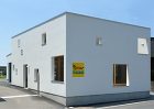 シンプルモダン箱型事務所