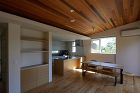 扇型敷地に建つガレージのある住まい | ...