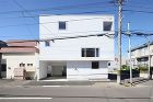 White ready-build ho... 夫婦と子供２人を想定した建売住宅