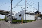 Spiral House : 山内圭吉建... 敷地高低差を利用したスキップフロア住宅