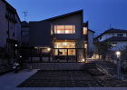 名古屋の建築家　久保田英之建築研究所の作... kubotaarc/worksphoto/works/whouse/kusounomori/kus01.jpg