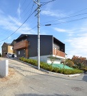 名古屋の建築家　久保田英之建築研究所の作... kubotaarc/worksphoto/works/whouse/keisyachiwoikasusumai/ntk01.jpg