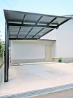 ブラックポリカーボネート屋根でモダンなカーポート　柏市H邸