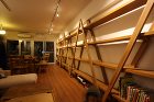 壁一面のはしごみたいな本棚_大阪府 壁一面のはしごみたいな本棚_大阪府