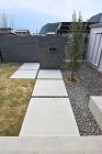グレーの平屋に寄り添う　洗練された外構デ... 一宮　外構